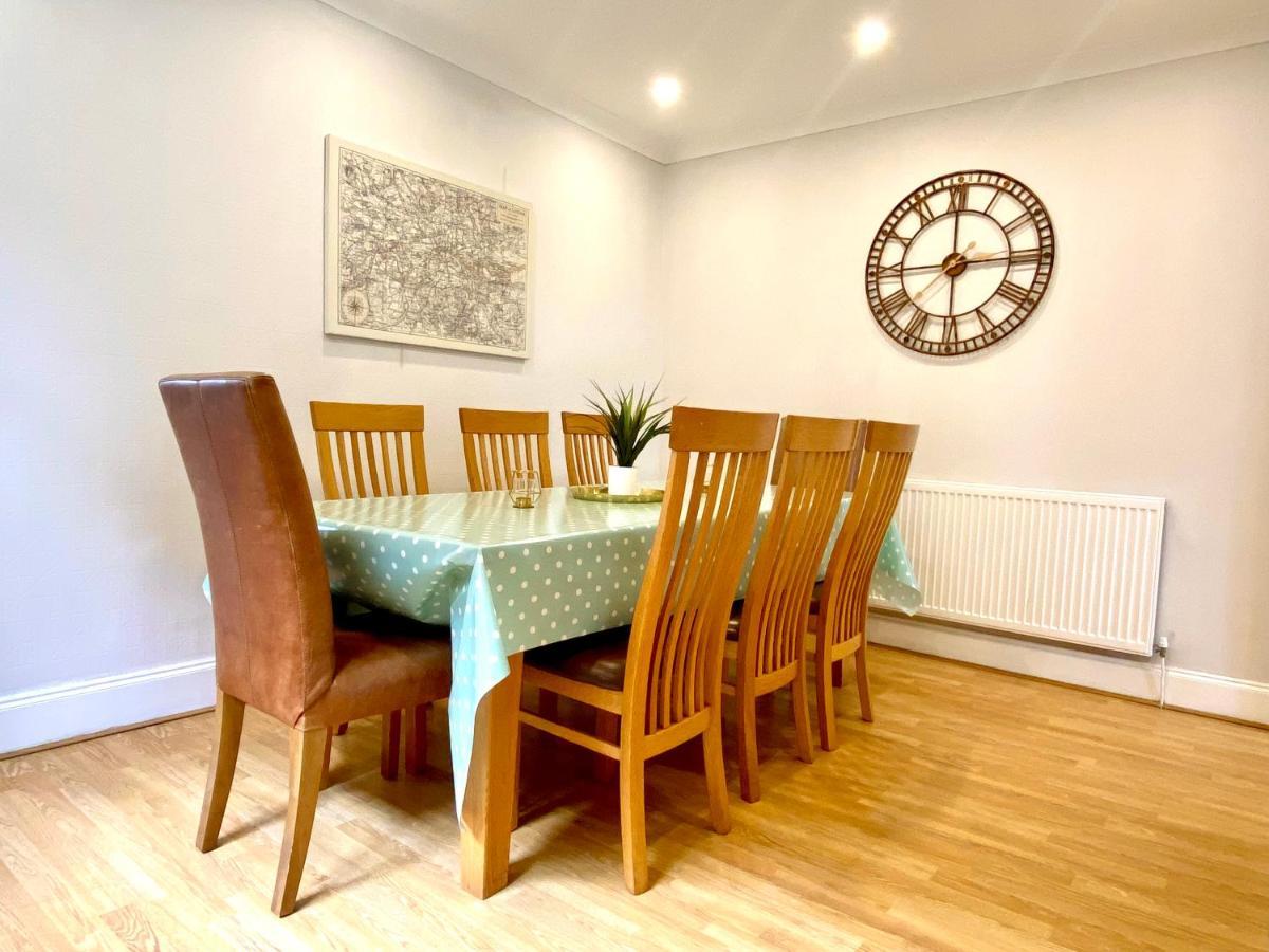 Great 4 Bedroom House - Great Location - Garden - Parking - Fast Wifi - Smart Tv - Newly Decorated - Sleeps Up To 8! Only 10 Mins Drive To Sandbanks Beach! Close To Poole & Bournemouth Extérieur photo