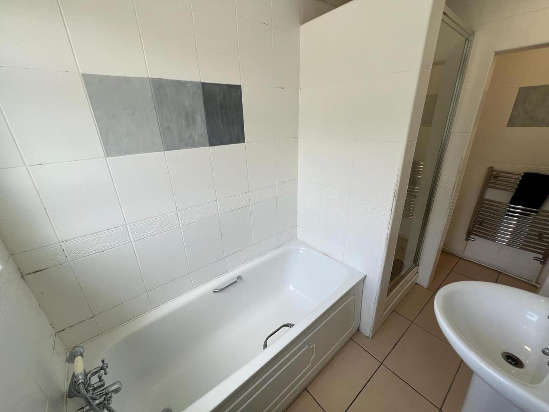 Great 4 Bedroom House - Great Location - Garden - Parking - Fast Wifi - Smart Tv - Newly Decorated - Sleeps Up To 8! Only 10 Mins Drive To Sandbanks Beach! Close To Poole & Bournemouth Extérieur photo