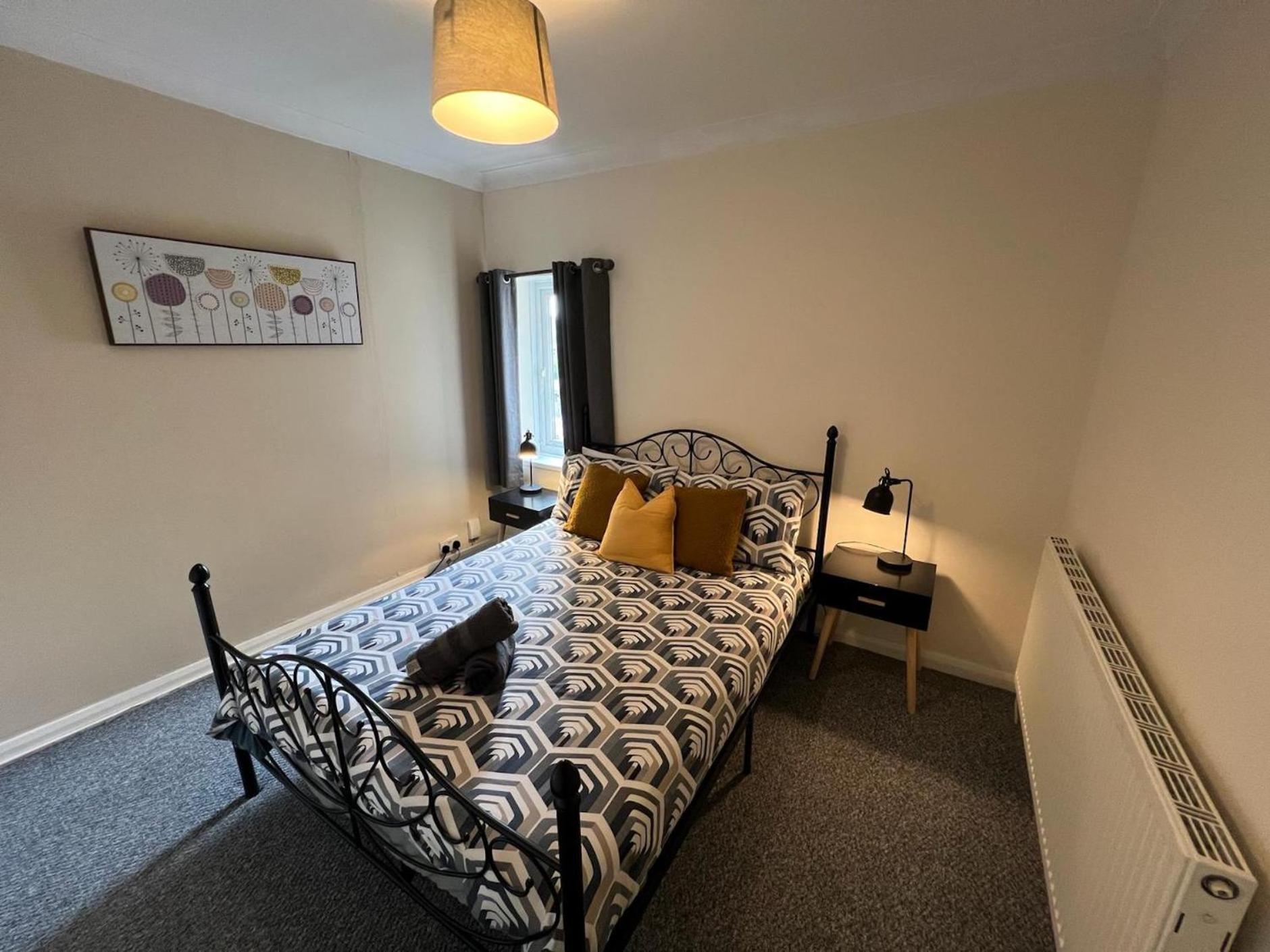 Great 4 Bedroom House - Great Location - Garden - Parking - Fast Wifi - Smart Tv - Newly Decorated - Sleeps Up To 8! Only 10 Mins Drive To Sandbanks Beach! Close To Poole & Bournemouth Extérieur photo